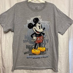 Disney Mickey Mouse T Shirt Size Large  Gray Graphic Tee Short Sleeve.